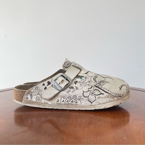 Birkenstock Shoes - Birkenstock Women’s Floral Print White Leather Clog | EU 37